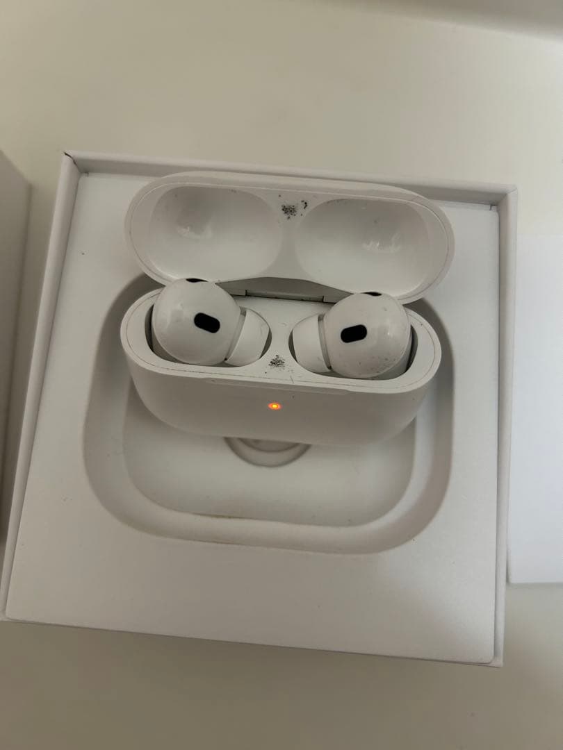 Apple AirPods Pro第二世代 本体 充電ケース付き 最終値下げ！！