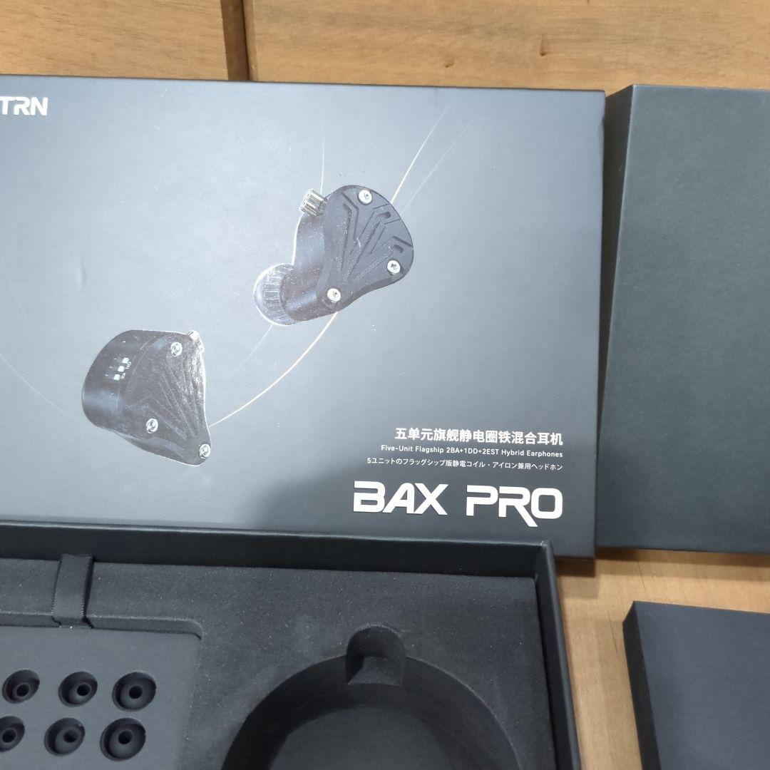 TRN BAX Pro 2EST+2BA+DD イヤホン　ネジ欠品有り
