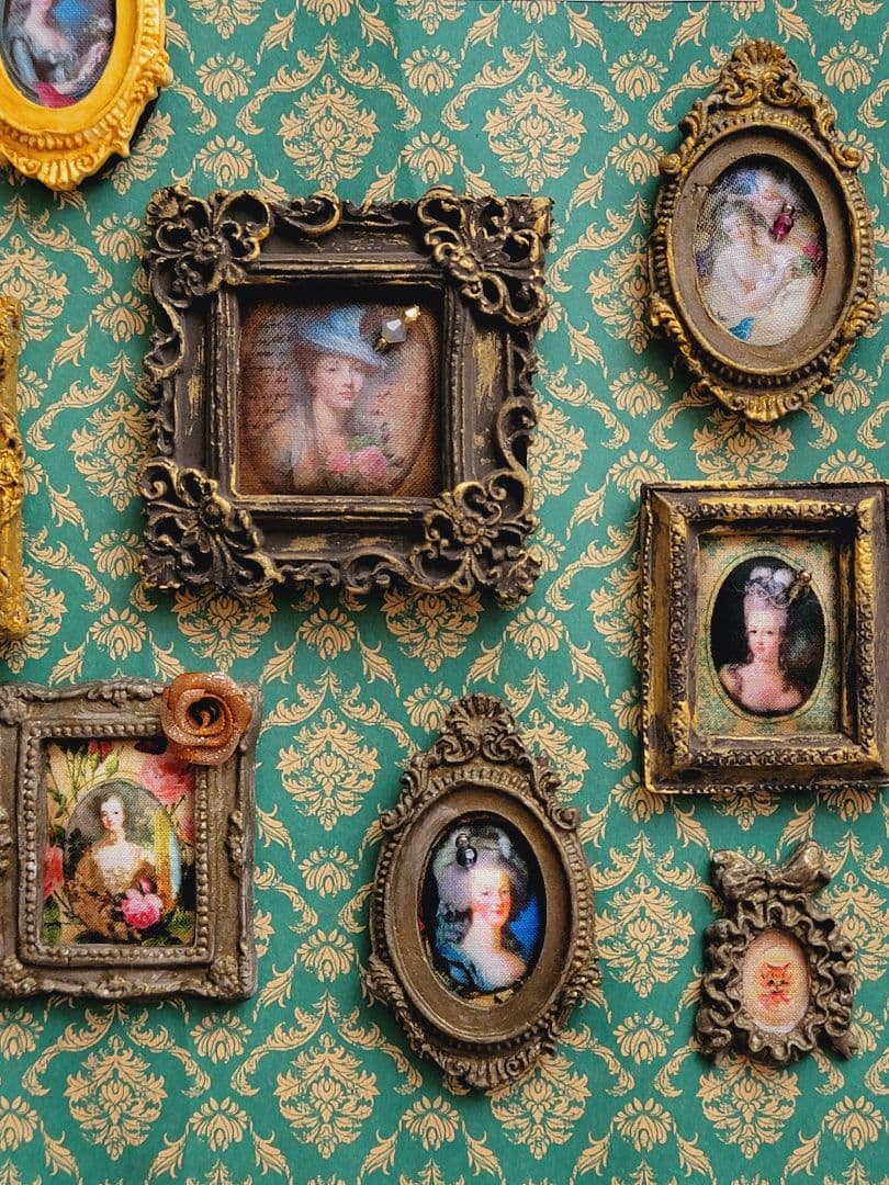 ＊ ミニ・ミニチュア リボンメダリオン フレーム＊《  ネコ様 肖像画 》