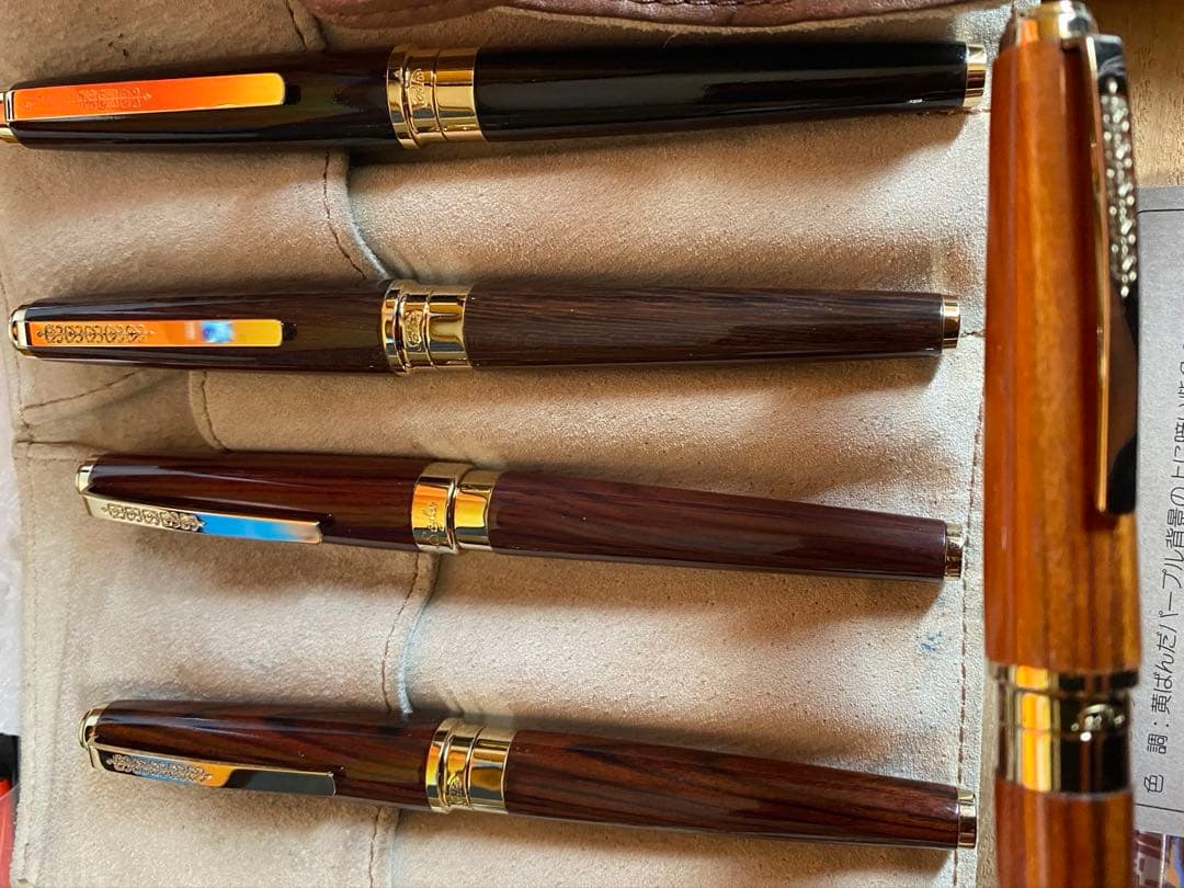 セーラー　銘木シリーズ　万年筆　木の種類不明