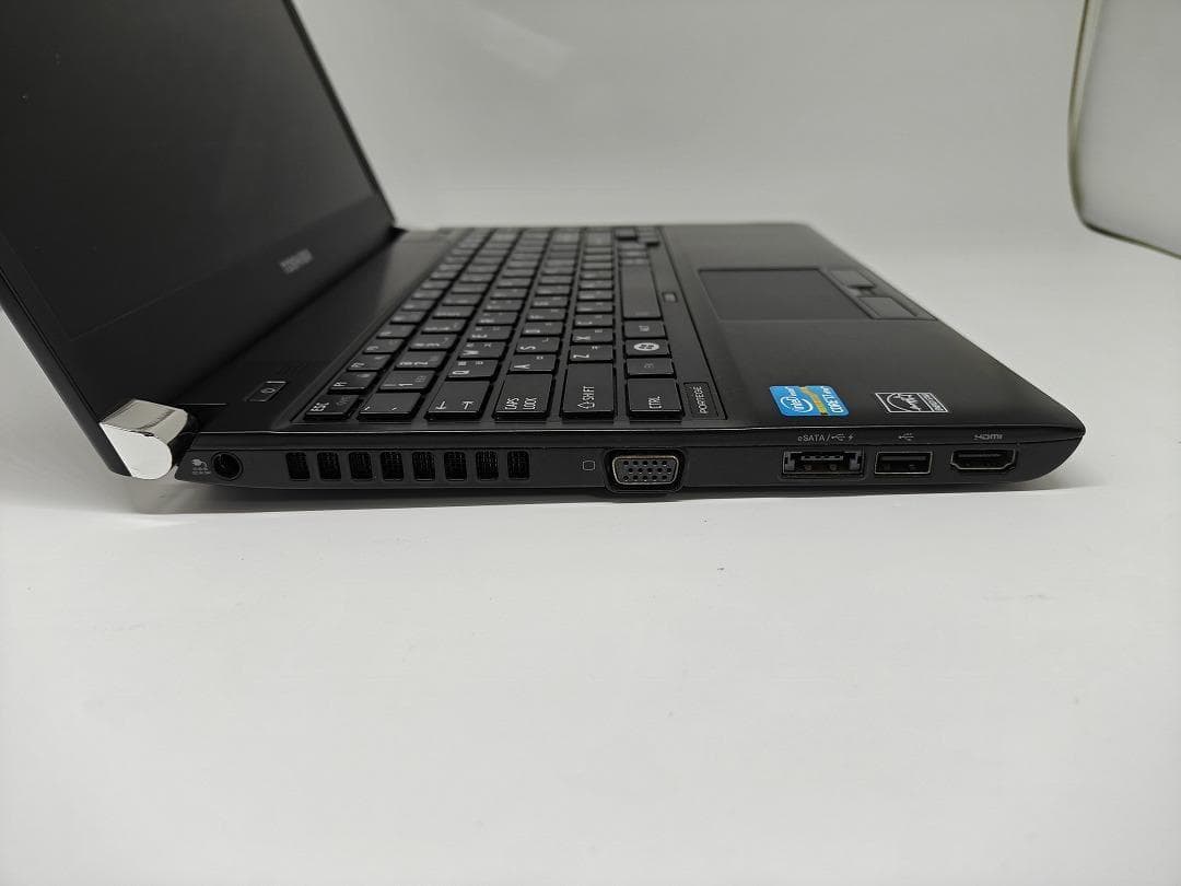 【東芝】爆速 Corei7/新品SSD256GB ノートパソコン 13.3 E1