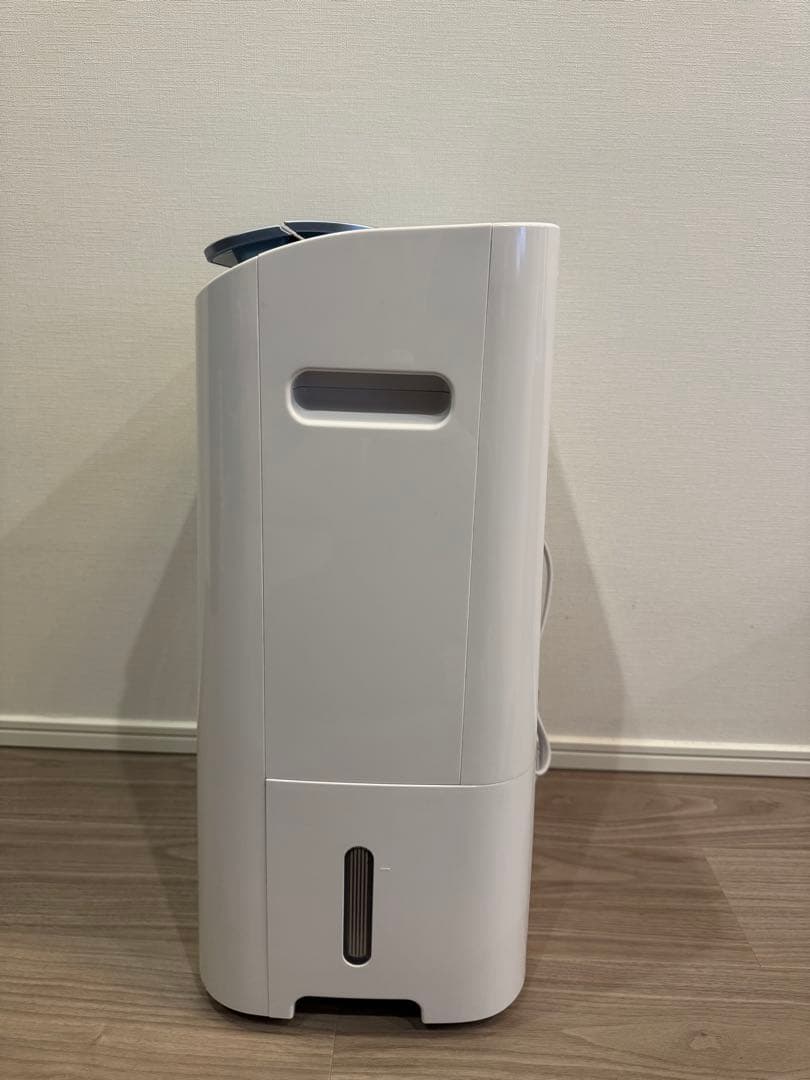 【美品】2024年製 シャープ 空気清浄機 兼 除湿機 CV-EF120-W