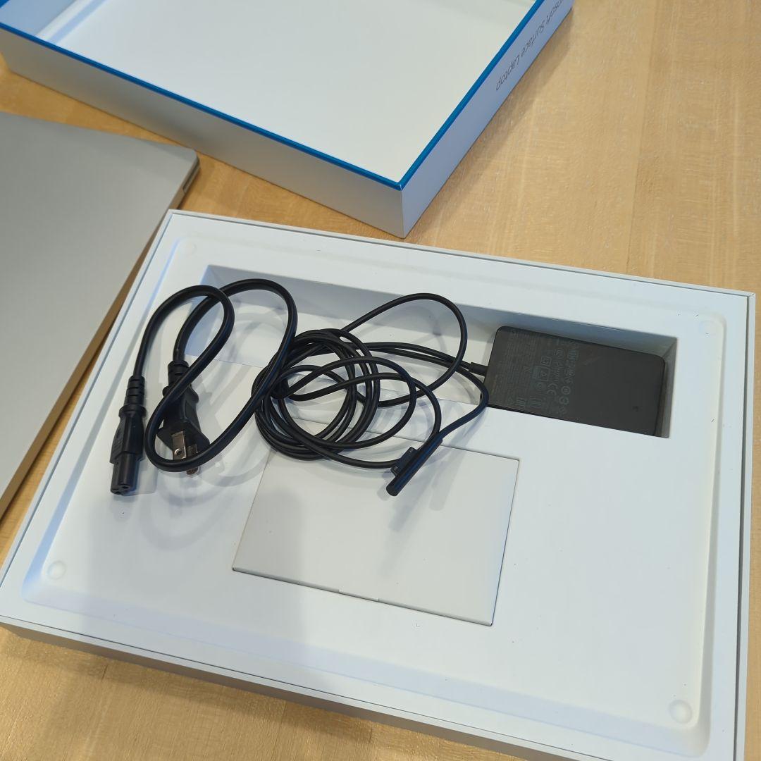 Windowsノート本体 Microsoft Surface Laptop (i5/8GB)