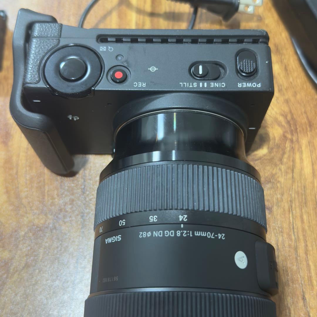 sigma fp + 24-70mm F2.8 DG DN LマウントArt