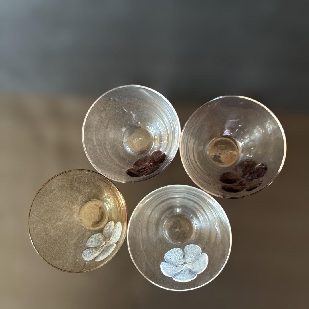 ブルーメ：鉢 (小) クリアー／花 レッド2客 クリアー•タン/花 白　各1客