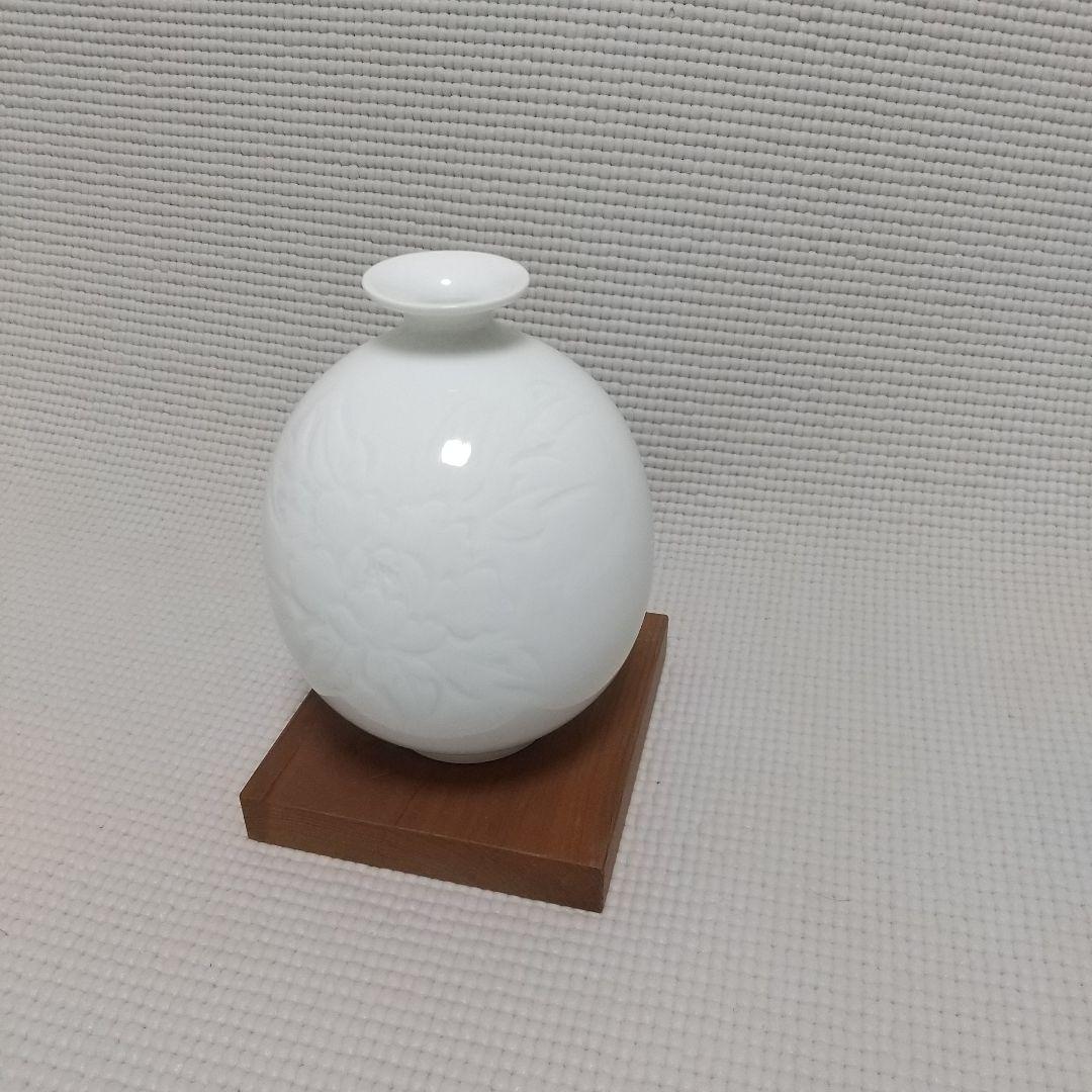 美し過ぎ〈牡丹彫の一輪挿し〉3.3万円/有田焼/白磁/中仙窯/中尾恭純/花器/壺