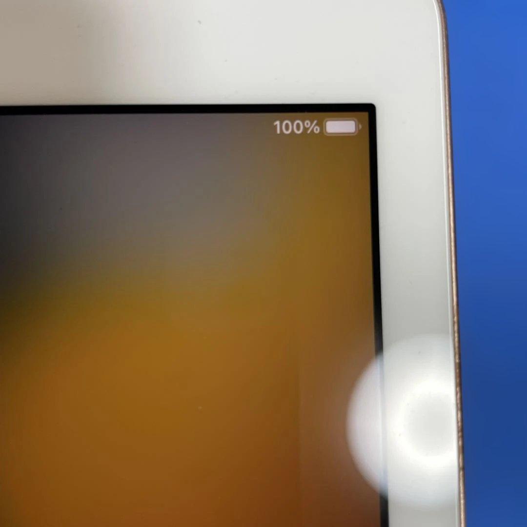 iPad32GBゴールド 本体WiFiモデル