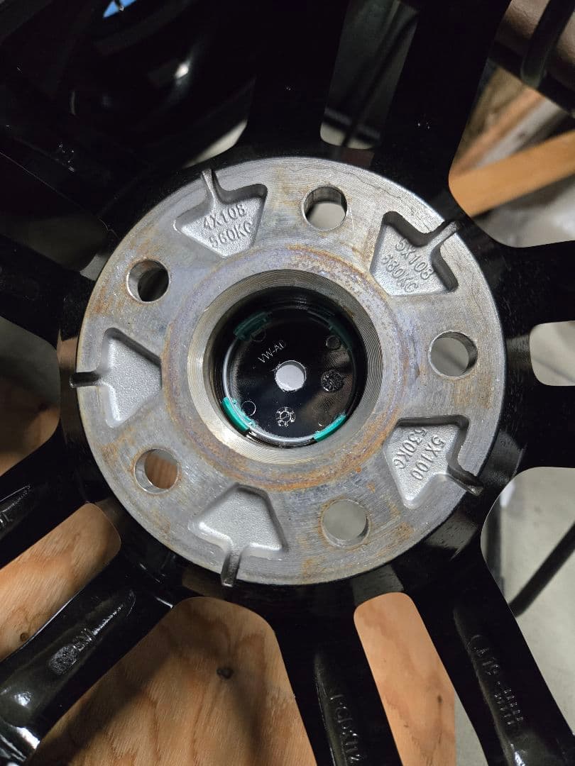 スタッドレスタイヤ　215/60 16インチ アルミホイール付き 発送1/7〜