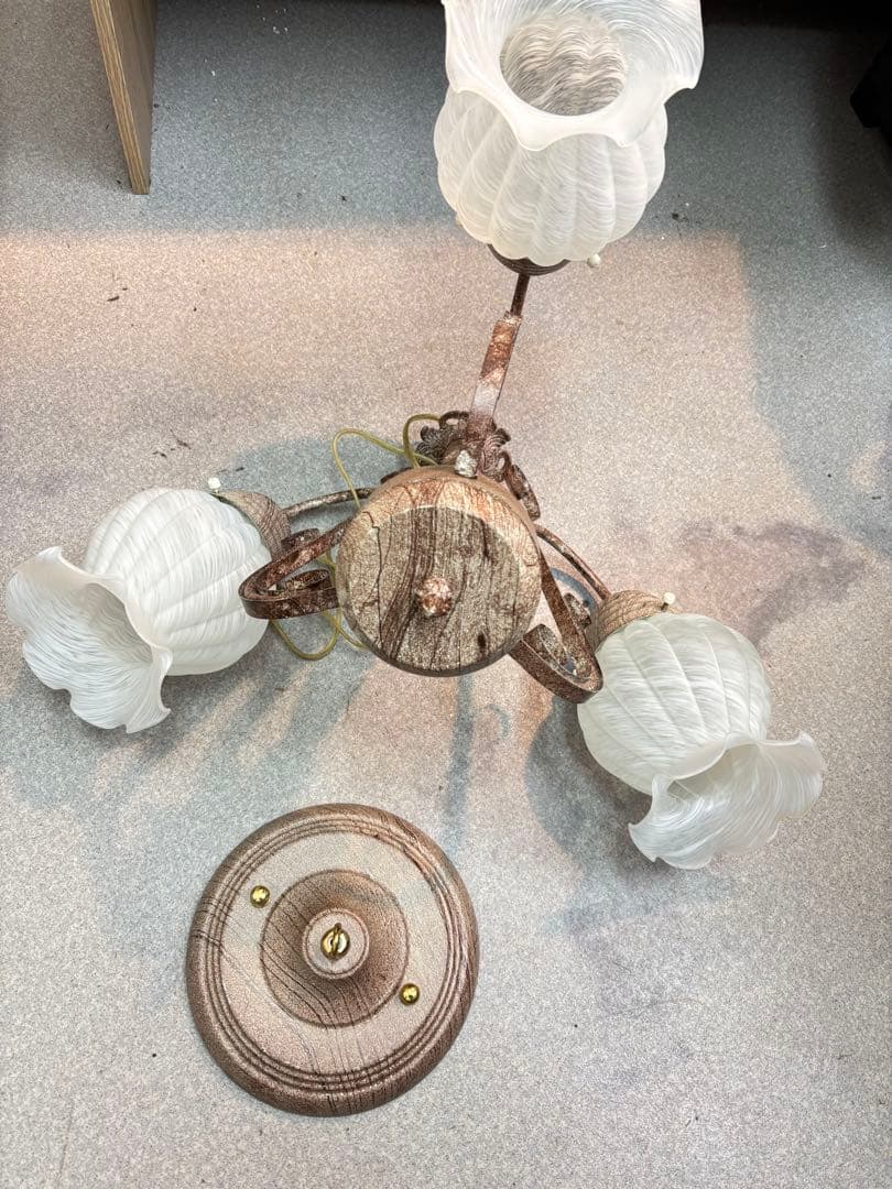 シャンデリア 3灯 ホワイトガラス