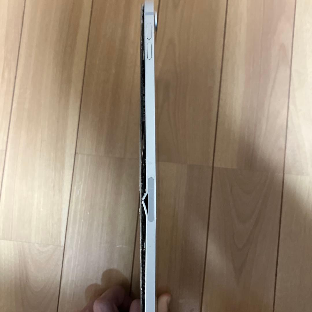 藤*本様 iPad 本体 画面ひびあり