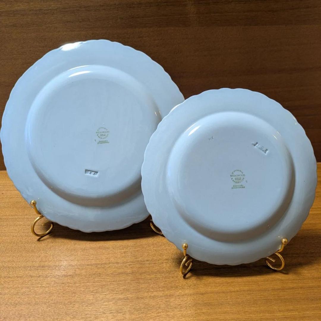 美品 ★ ウェッジウッド エンボス クイーンズウェア クリーム シェルエッジ