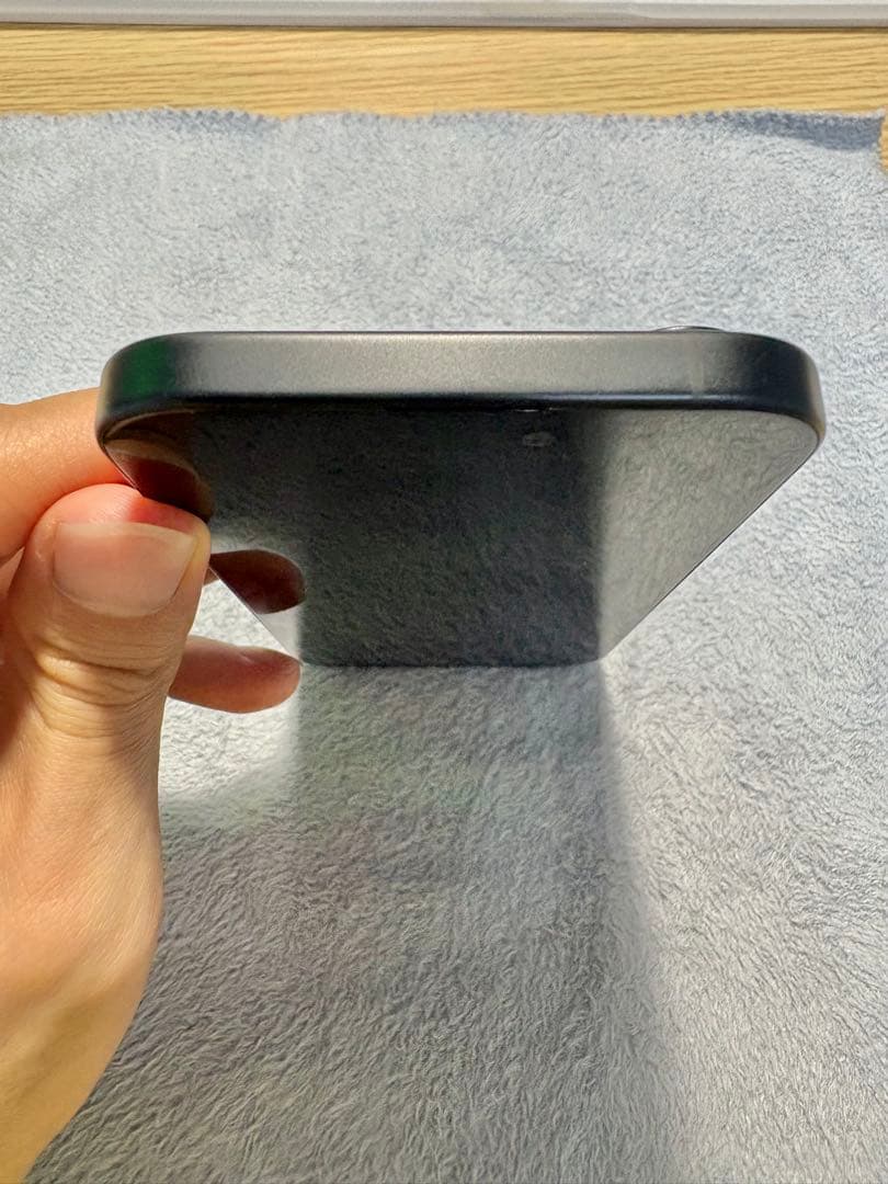 iPhone 16 128GB ブラック SIMフリー【液晶無傷・付属品完備】