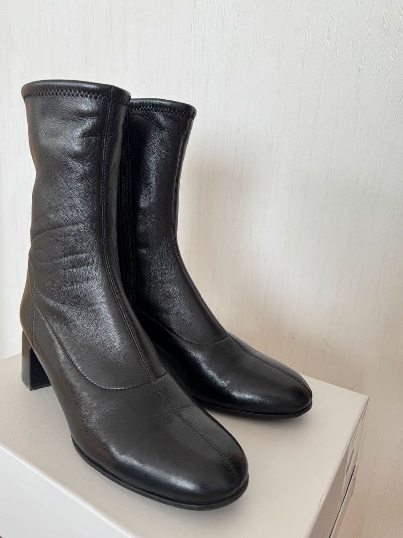 レザーショートブーツ ブラック