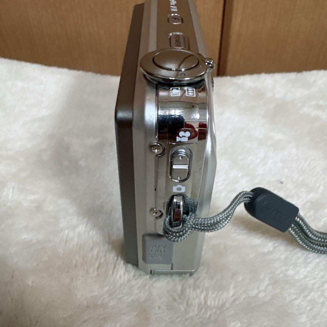 富士フィルム FUJIFILM FinePix V10 コンデジ