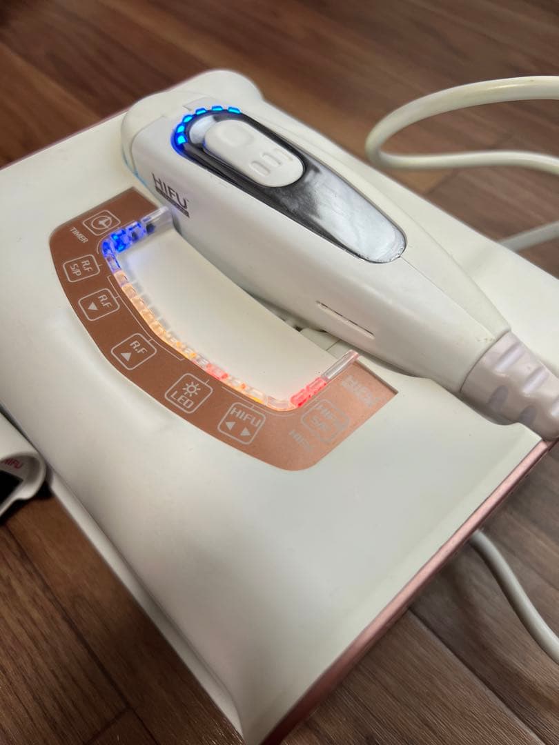 HIFU ＜ハイフ＞美顔器■目元用カートリッジ付