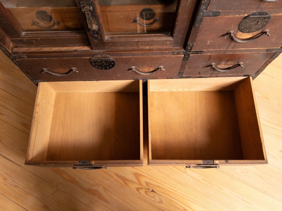 ガラス棚　和箪笥　M065　古道具　古家具　和家具　ビンテージ　アンティーク