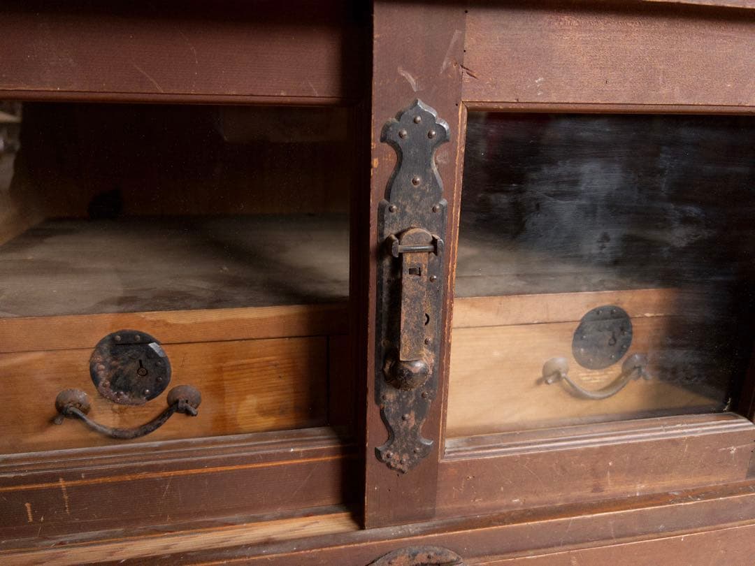 ガラス棚　和箪笥　M065　古道具　古家具　和家具　ビンテージ　アンティーク