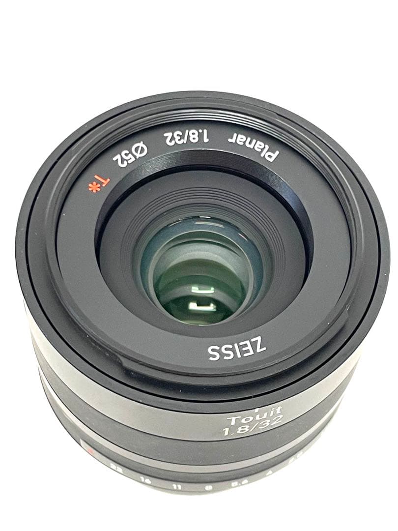 Carl Zeiss Touit Planar 32mm F1.8 Xマウント