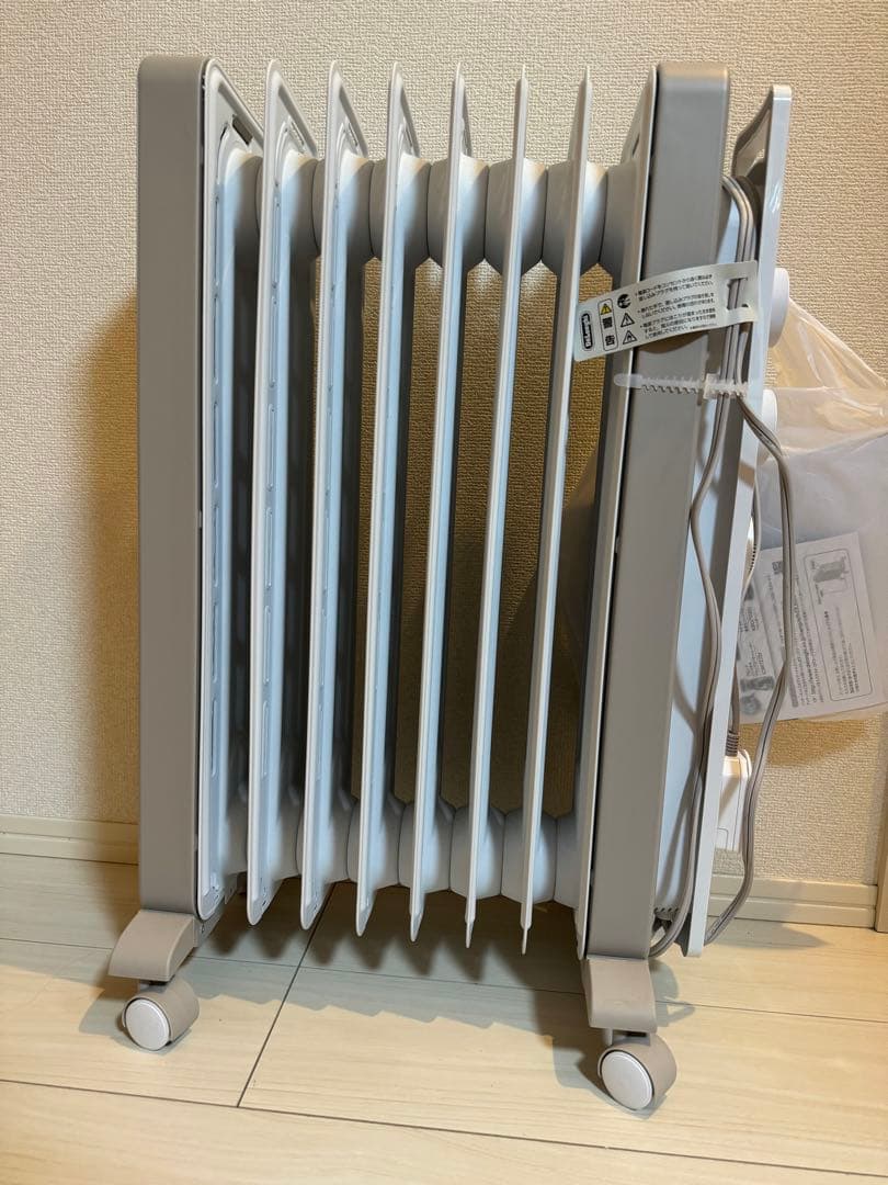 DeLonghi Vento 3 オイルヒーター RHJ21F0812-WH