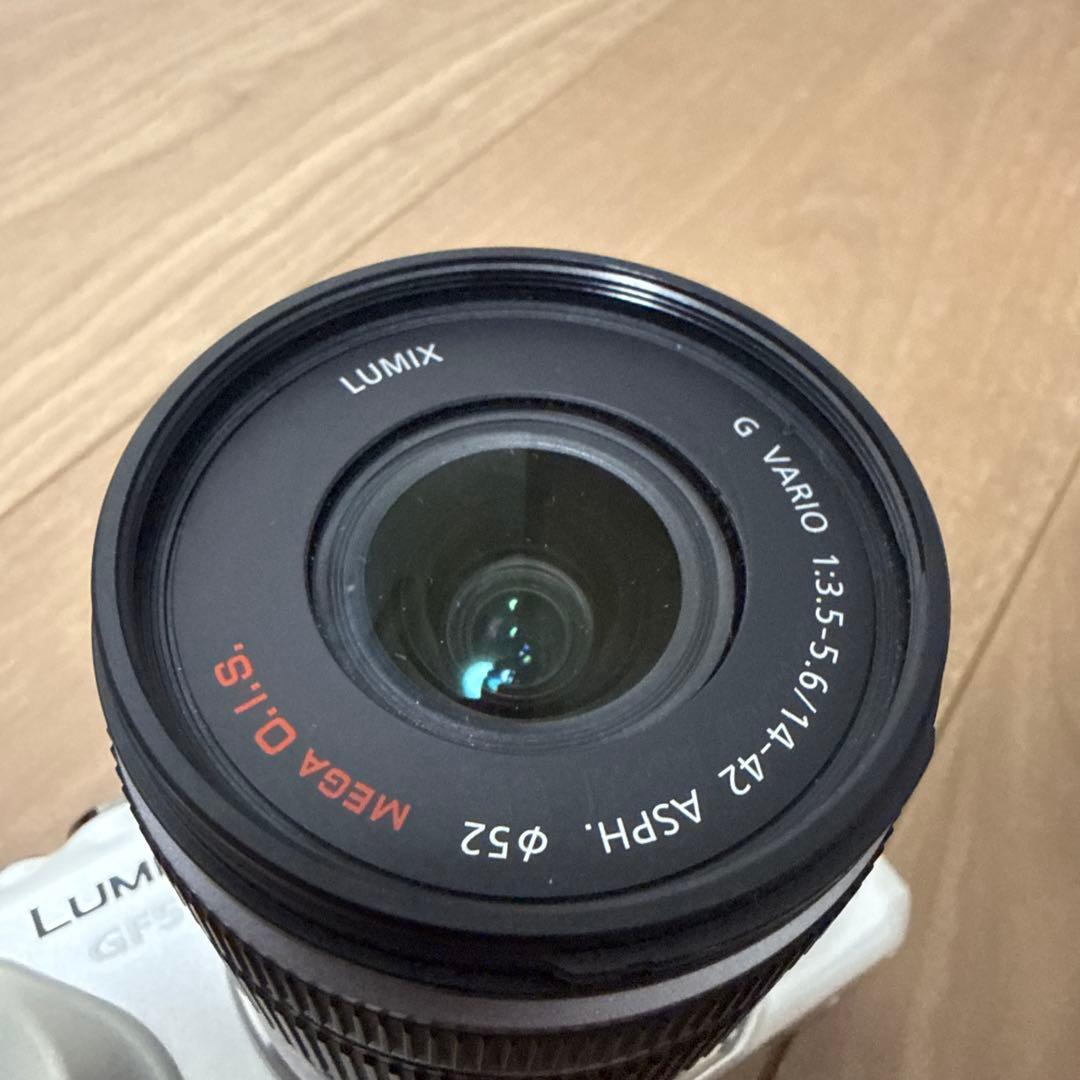 パナソニック　LUMIX DMC-GF5