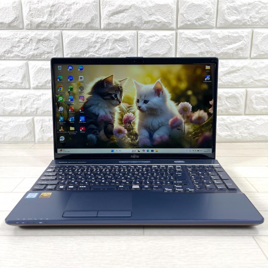 富士通 第8世代i7 新品SSD512＋HDD1T RAM16 ノートパソコン