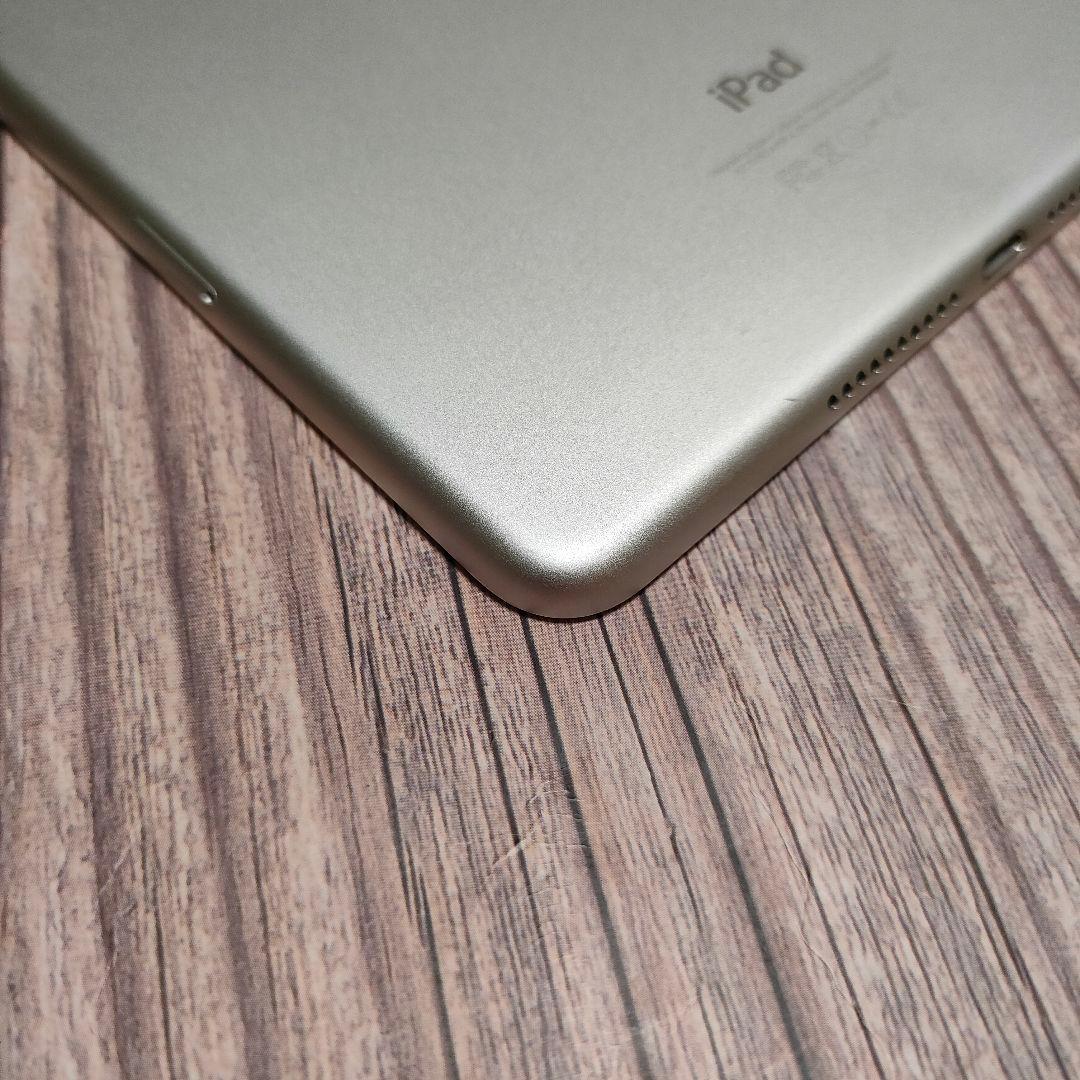 iPad mini4 第4世代 128GB SIMフリー シルバー 美品