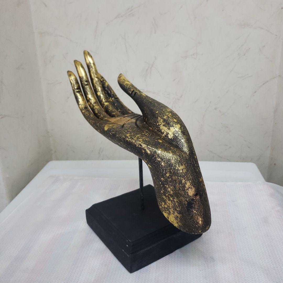 蔵出し特価　木製仏陀の黒と金の右手の形状の置物43×13×13水平置可　670g