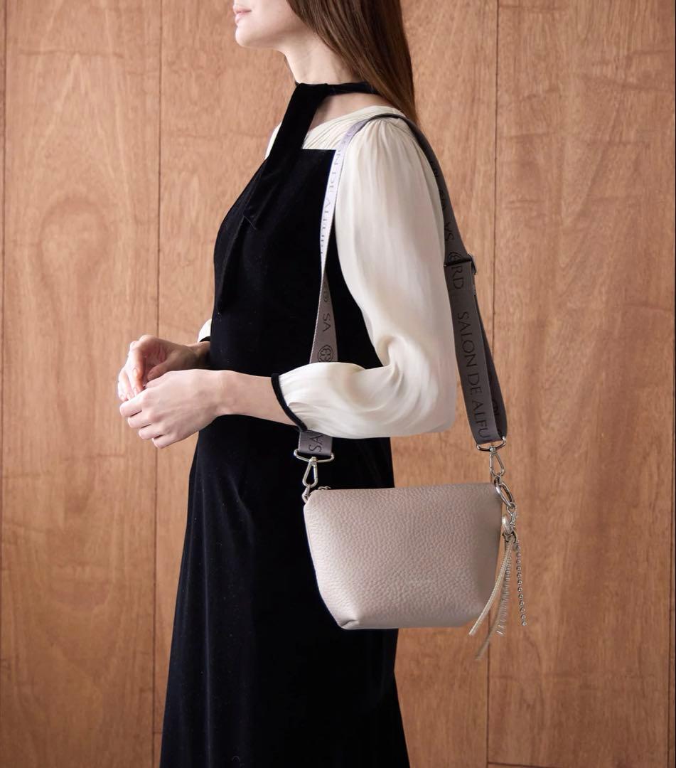 美品♡ サロンドアルファード　バルケ2Wayポシェット　シュリンク型押しレザー