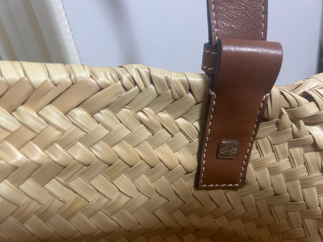 LOEWE ストロートートバッグ ベージュ　ミディアム