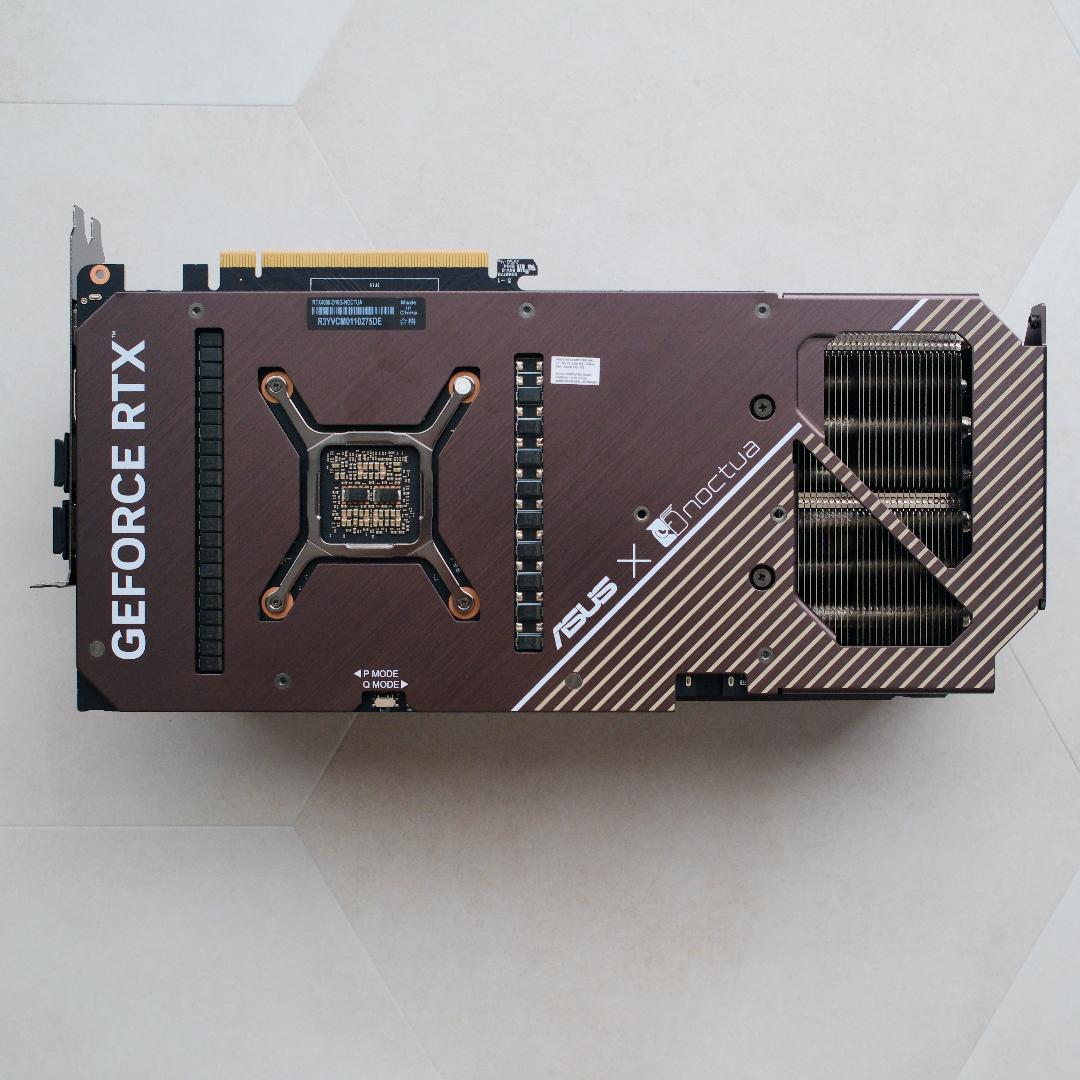 グラフィックボード・グラボ・ビデオカード ASUS GeForce RTX 4080 Noctua