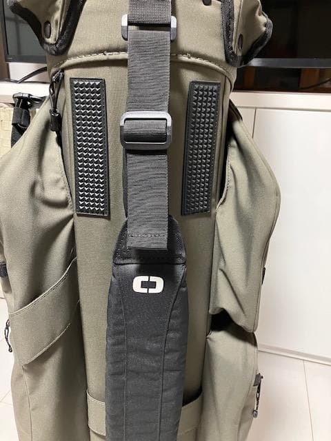 美品　オジオ　ＯＧＩＯ　コンボイ　カーキ　キャディバッグ ポケット付き