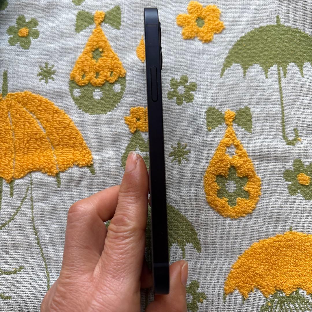 iphone12 黒 64GB バッテリー85%