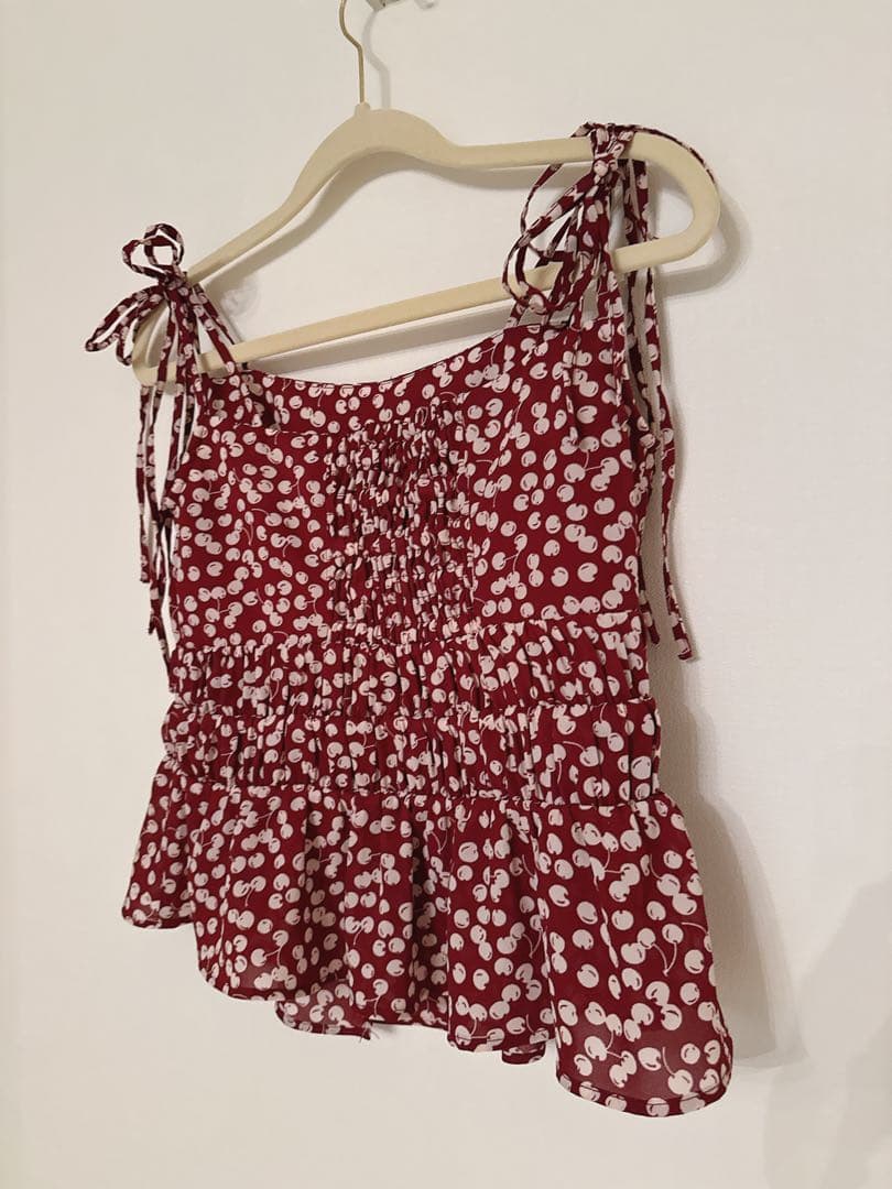 トップス herlipto Cherry Pattern Strap Top