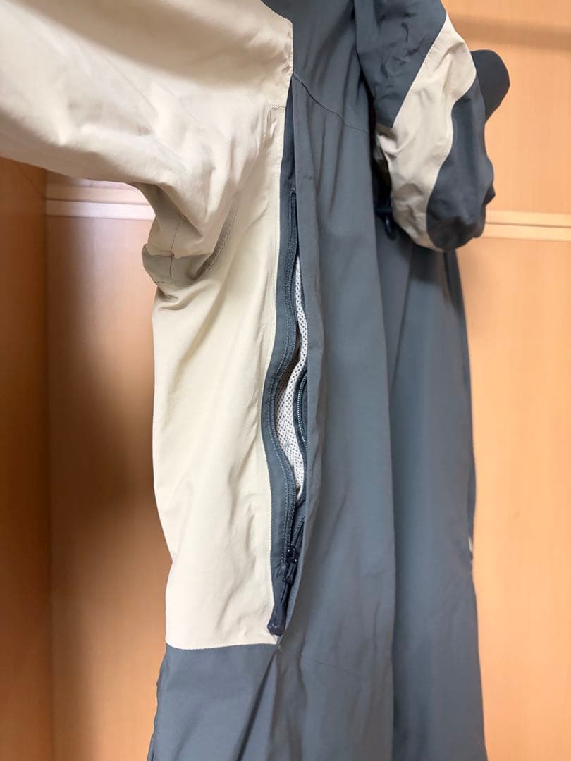 バートンAK GORE-TEX M size