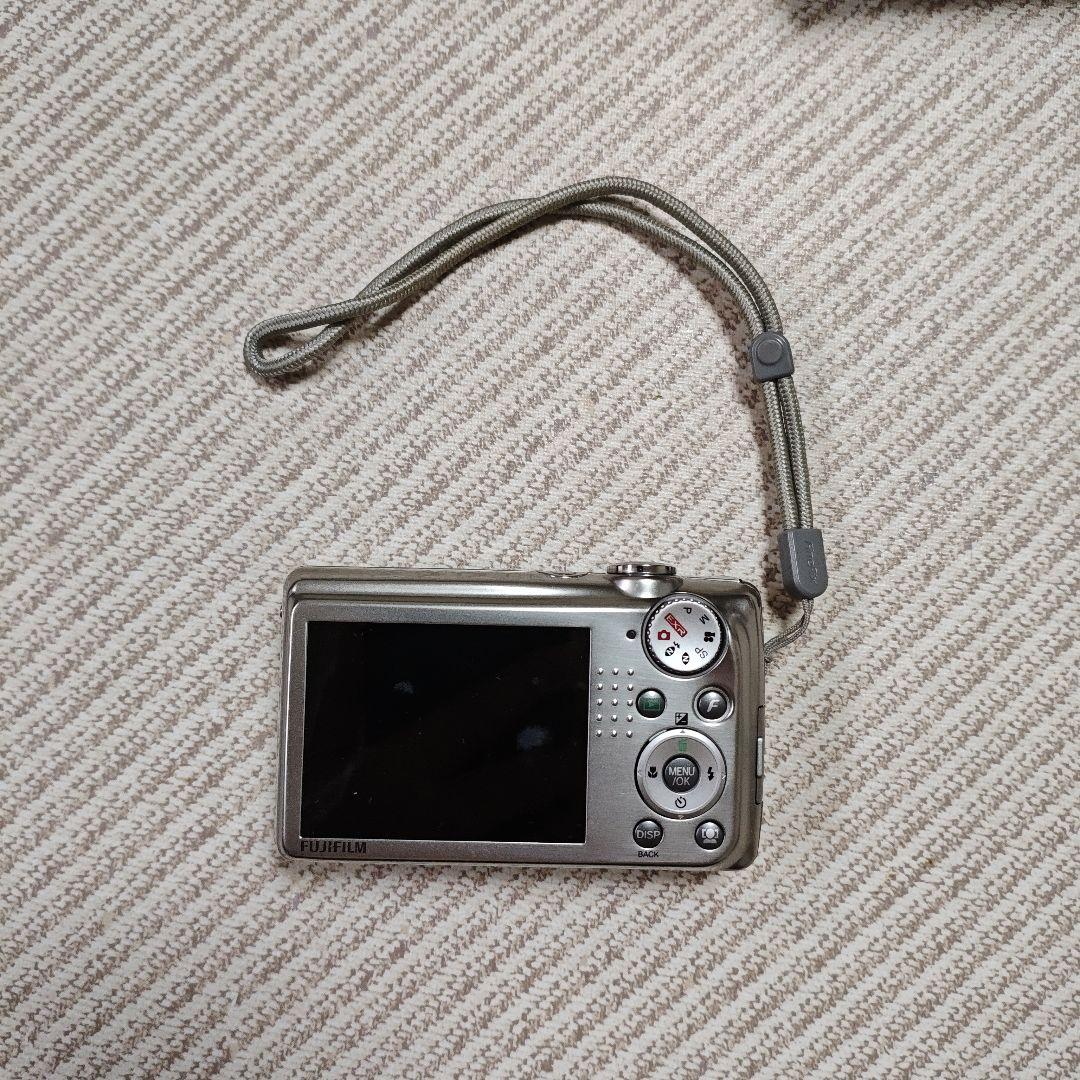 Fujifilm FINEPIX F70 EXR コンパクトデジタルカメラ