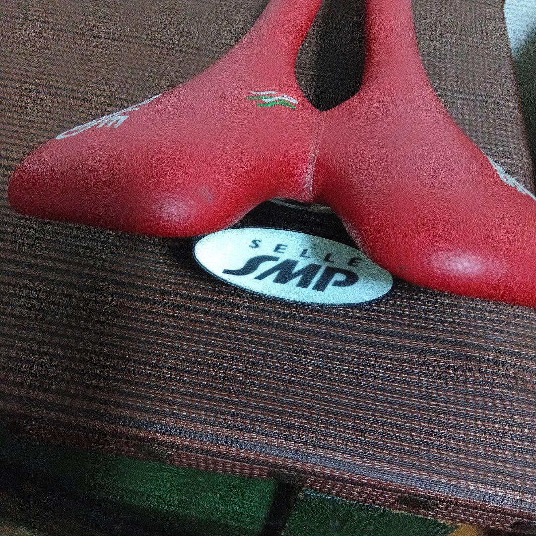 Selle SMP Dynamico サドル レッド