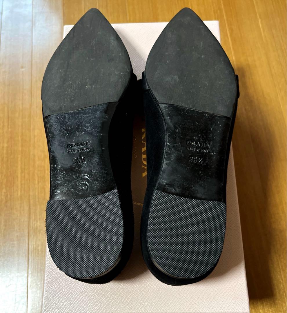 PRADA プラダ　フラットシューズ　ブラックスエードポインテッドトゥ　リボン