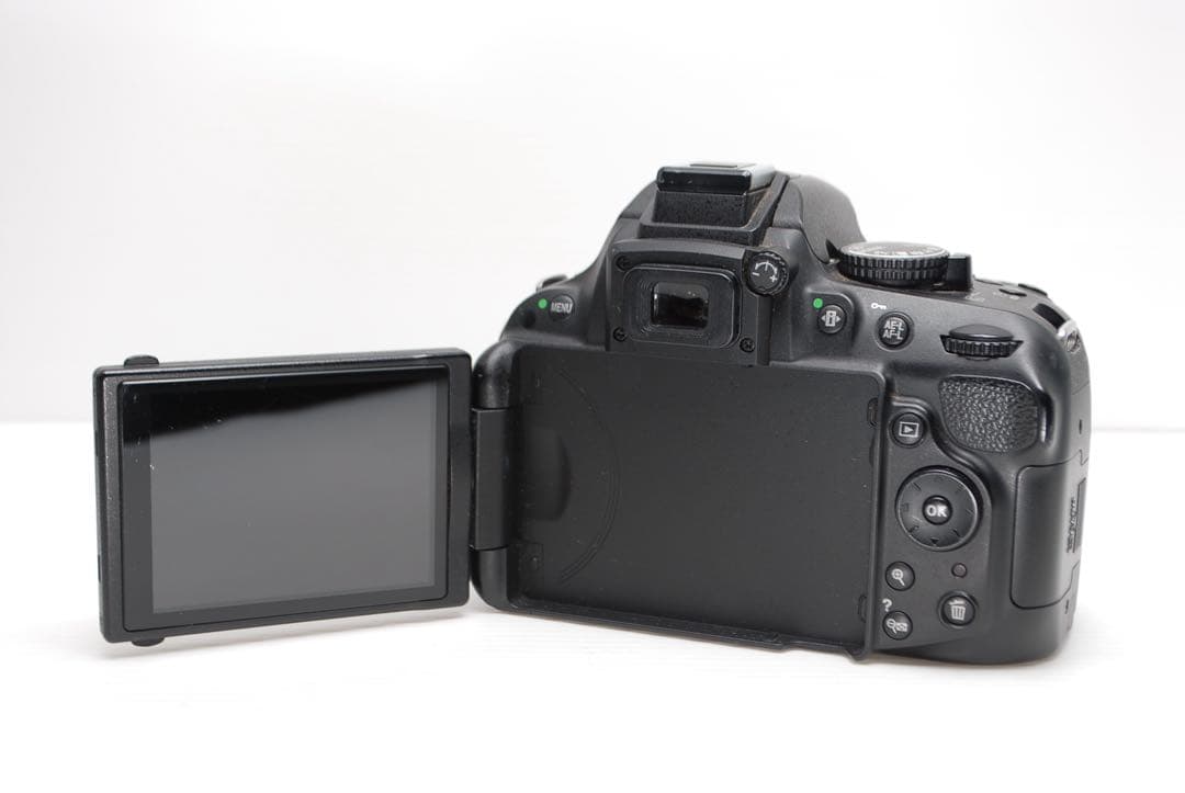 ❤️スマホ転送OK❤️Nikon D5200 軽量で持ち運びが楽 美品 高画質