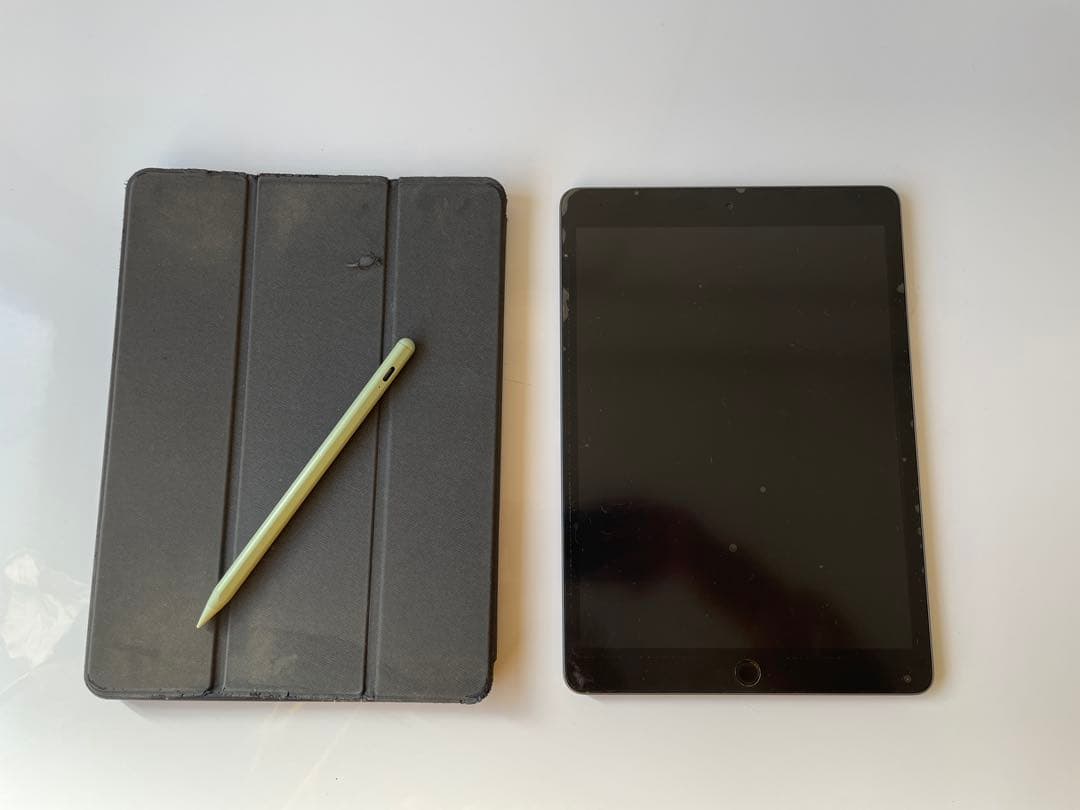 iPad 第7世代（Wi-Fiモデル）32GB スペースグレイ&カバー&ペン付き