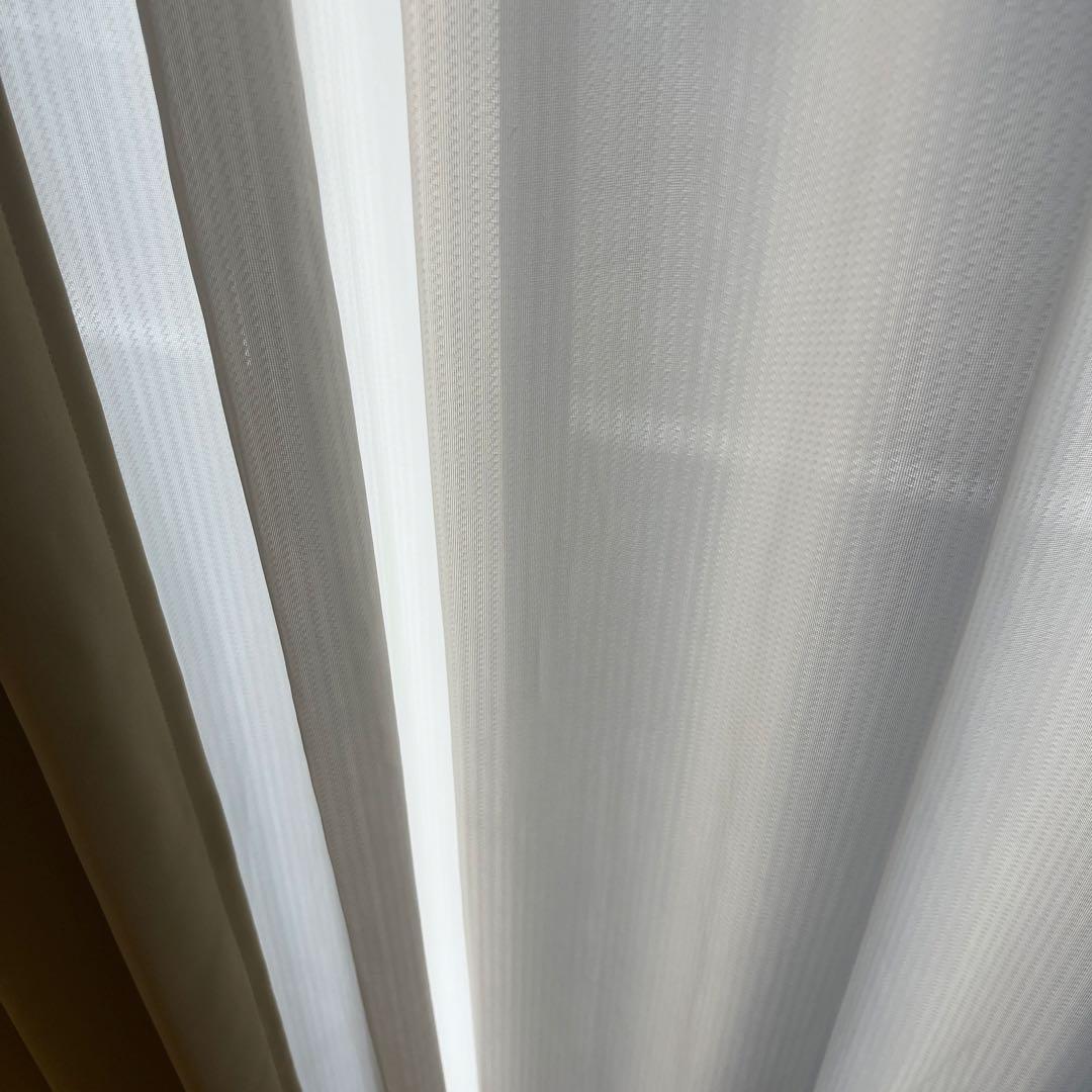 ベージュ ドレープカーテンとレースカーテンセット