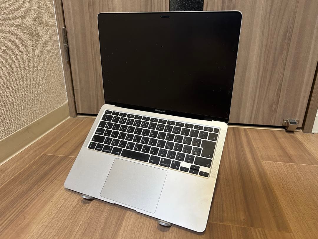 Macbook Air M1チップ　メモリ8GB 容量256GB