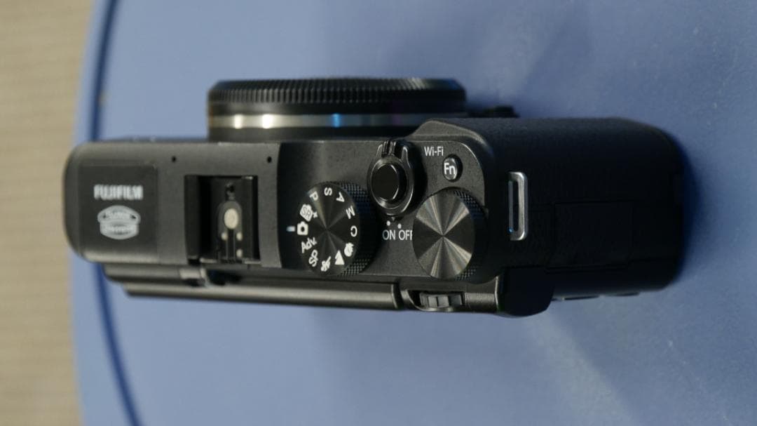 超美品 FUJIFILM X-M1 16-50mmレンズキット 箱・付属品あり