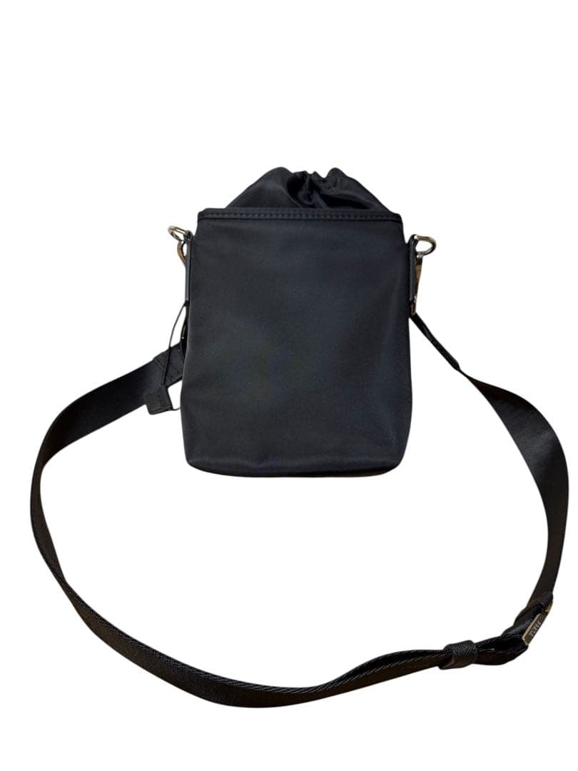 PRADA ブラック ナイロン　スマホ　ショルダーバッグ　即購入不可能