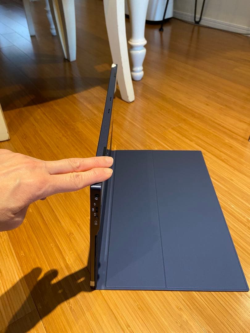 EVICIV 15.6インチ　モバイルモニター