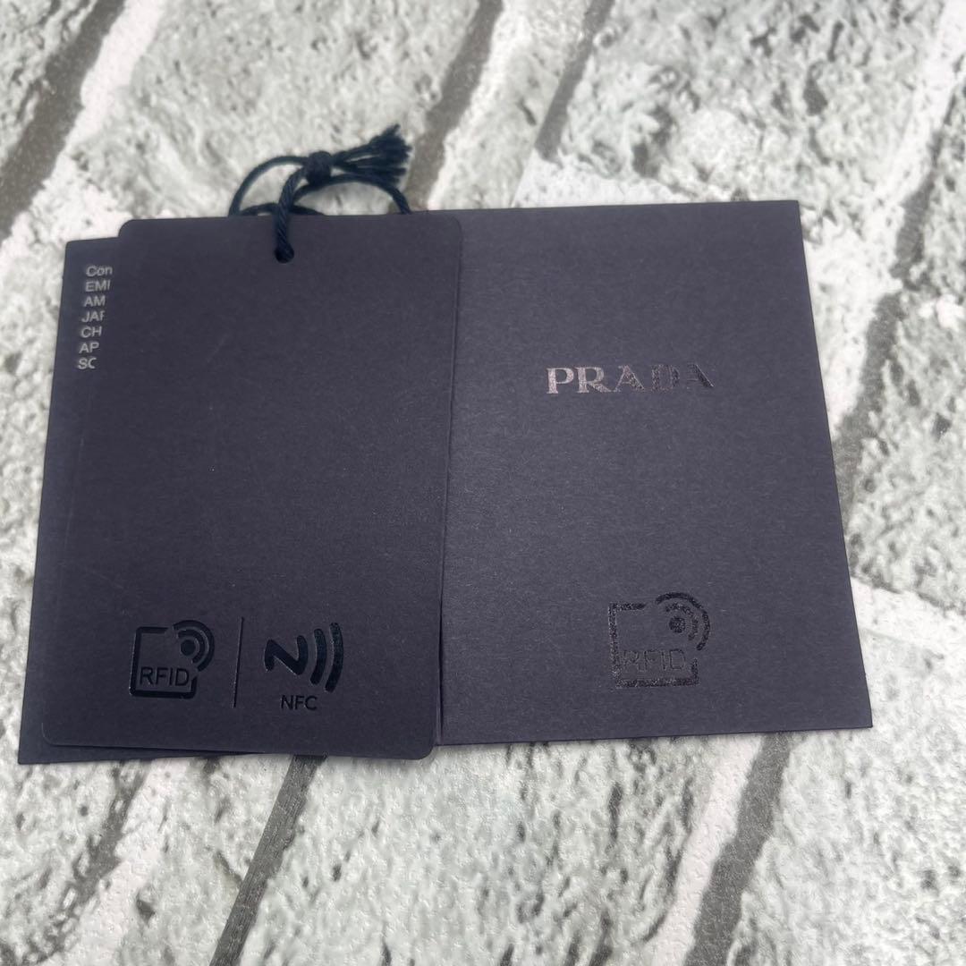 美品付属完備IC搭載✨プラダ iPhone14/15plus 三角 サフィアーノ