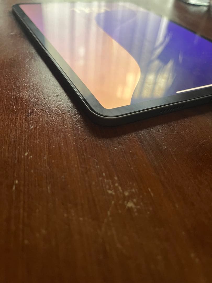 美品 Apple iPad Pro 11インチ 第4世代＋ iPadスタンド