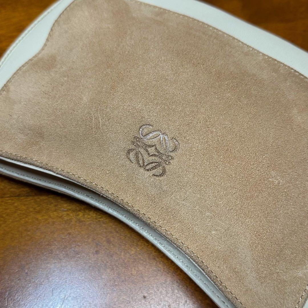 LOEWE ロエベ ミニサイズ ショルダーバッグ スエード レザー オフホワイト