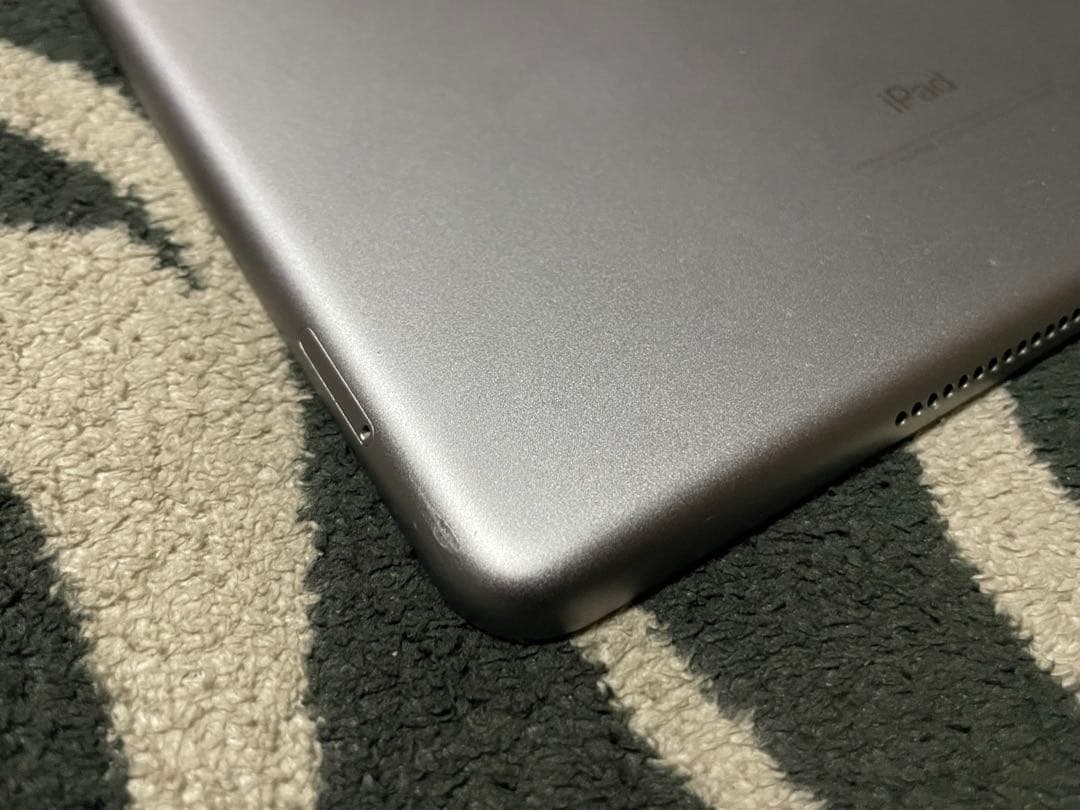 iPad 第6世代　32GB WiFiモデル