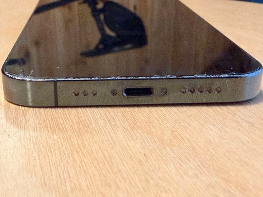 boxster　iPhone13PRO 256GB バッテリー81%