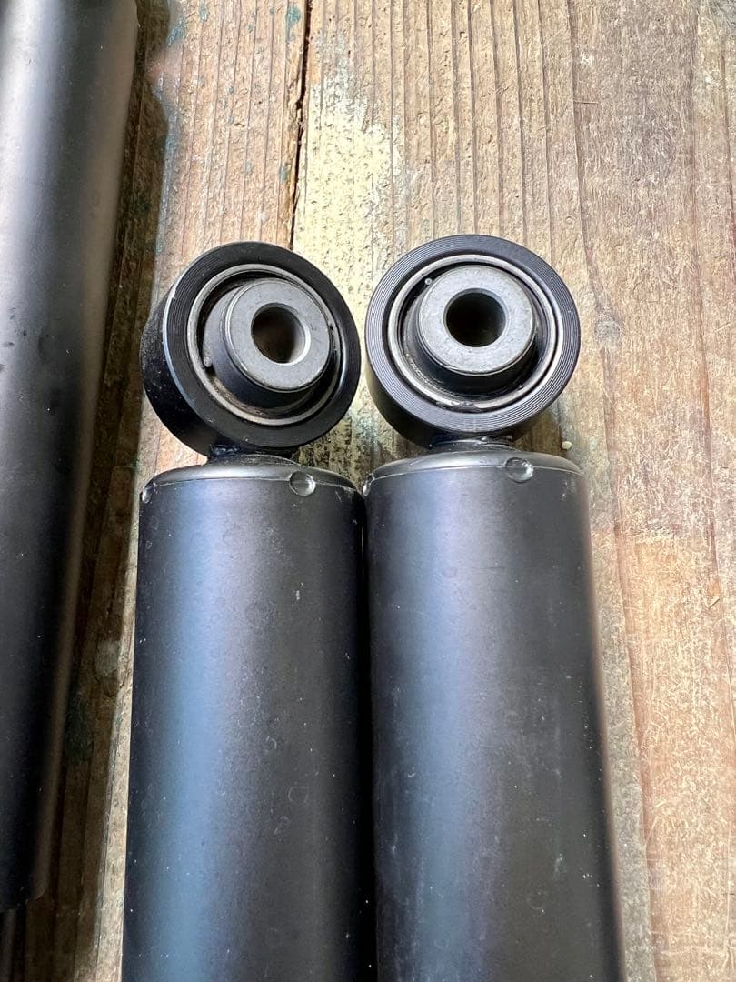 JB64W ジムニー 純正ショックアブソーバー 4本セット 新車はずし